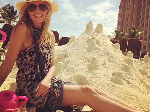 heidi-klum-sand-1635681.jpg