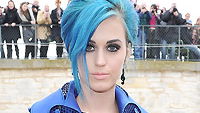 Anziehen/Ausziehen: Katy Perry macht blau