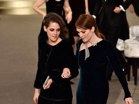kirsten-stewart-und-julianne-moore-chanel-480-2064181.jpg