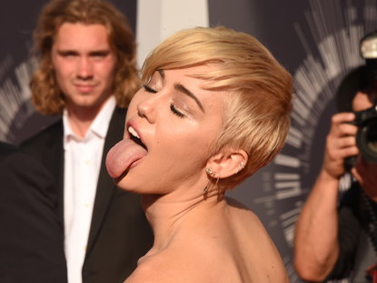 miley-cyrus-jesse-helt-2068349.jpg