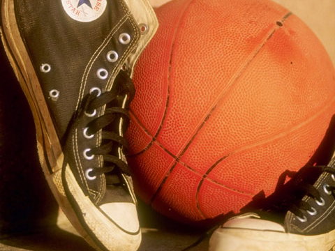 black-converse-old-gi480x360-2070666.jpg