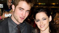 Anziehen/Ausziehen: Kristen Stewart lächelt für Twilight 4