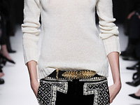 balmain-pulli-artikel-1304835.jpg