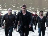 die-vampire-greifen-an-200x300-bild-2-929380.jpg