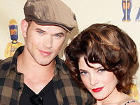 kellan-lutz-und-ashley-greene-aus-twilight-200x300-707234.jpg
