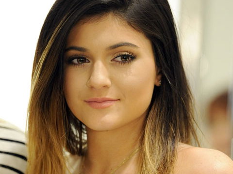 kylie-jenner-natuerliche-lippen-gi-480-2050303.jpg