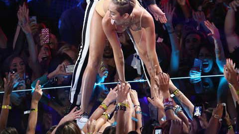 Miley Cyrus bei den MTV VMAs 2013: "Sehr verstörend!"