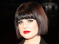 kelly-osbourne-liess-sich-bei-blugirl-blicken-bild-getty-images-200x300-10222.jpg
