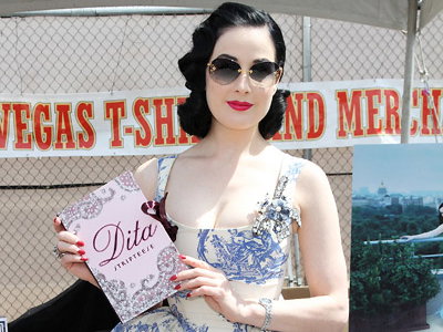 Dita von Teese im Vintage Dress