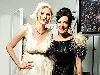 Lily Allen mit Chanel-Clogs