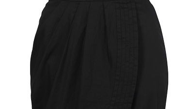 Schlichte, elegante Kleidung: Schwarze Röcke