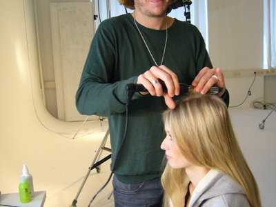 models backstage beim jolie shooting
