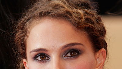 Romantischer, seitlicher Dutt bei Natalie Portman