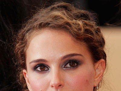 Romantischer, seitlicher Dutt bei Natalie Portman