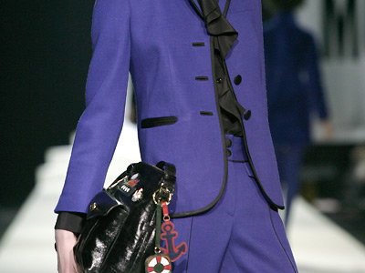 trendfarben koenigsblau und ultraviolett