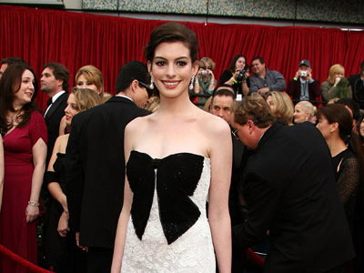 Anne Hathaway in Valentino 2007
