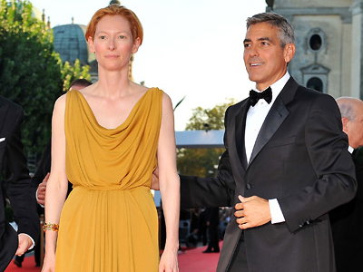 Tilda Swinton mit Georg Clooney