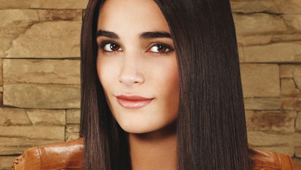 Trendfrisur für langes, glattes Haar
