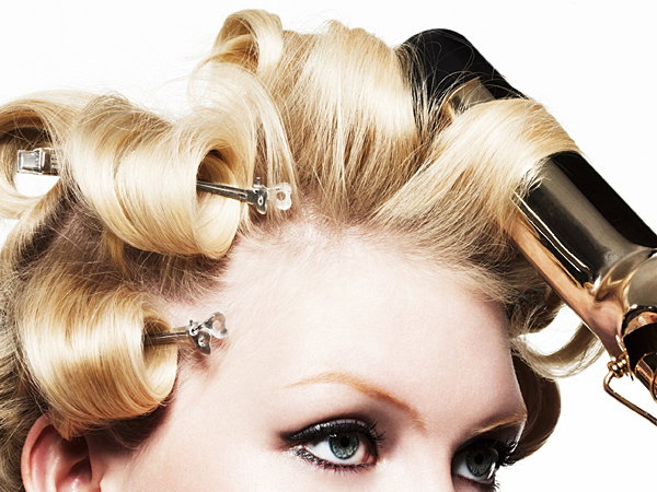 Haarstyling: Lockenfrisur
