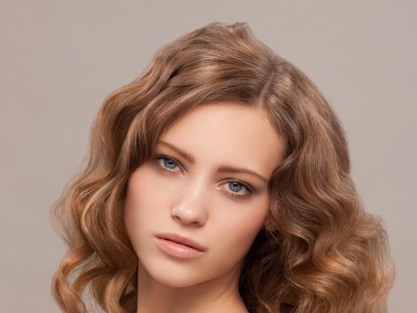 Frisuren-Inspiration für lockiges Haar