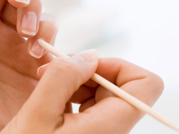 Wie entferne ich lästige Nagelhaut?