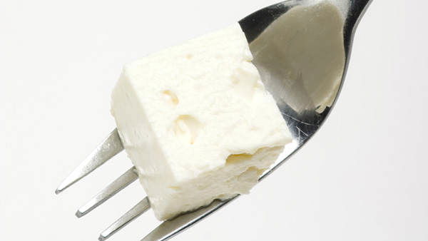 Im Schafskäse warten Proteine darauf, verwertet zu werden