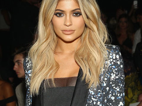 kylie-jenner-dekollete-480x720-2085430.jpg