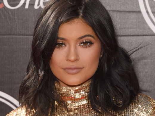 kylie-jenner-lipfiller-2083898.jpg