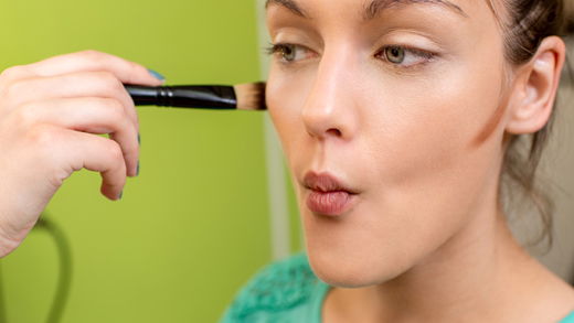 Tontouring: Contouring mit Selbstbräuner