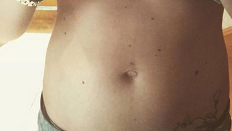GNTM: Diese Ex-Kandidatin zeigt ihren Babybauch und bekommt Ärger