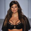 Plus-Size Model Ashley Graham zeigt ihre Dessous-Linie auf der NYFW