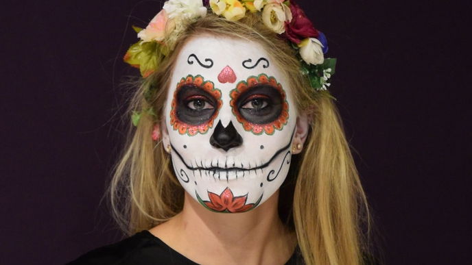 Totenmaske schminken: Step by Step Anleitung 