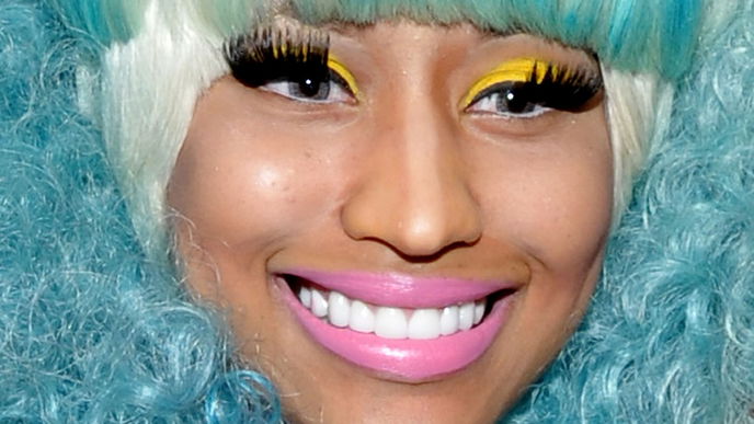 Zuviel Make-up? Stars im Superzoom!