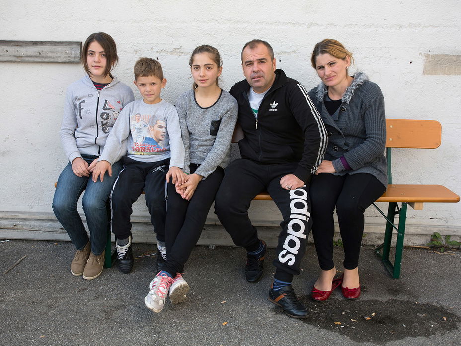 albanian-family_1200x900