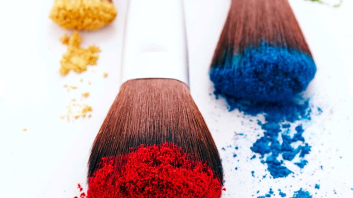 So reinigt ihr eure Beauty-Utensilien richtig