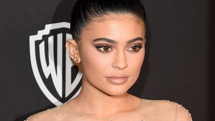LipKitbyKylie: Challenge zur neuen Lippenstiftfarbe