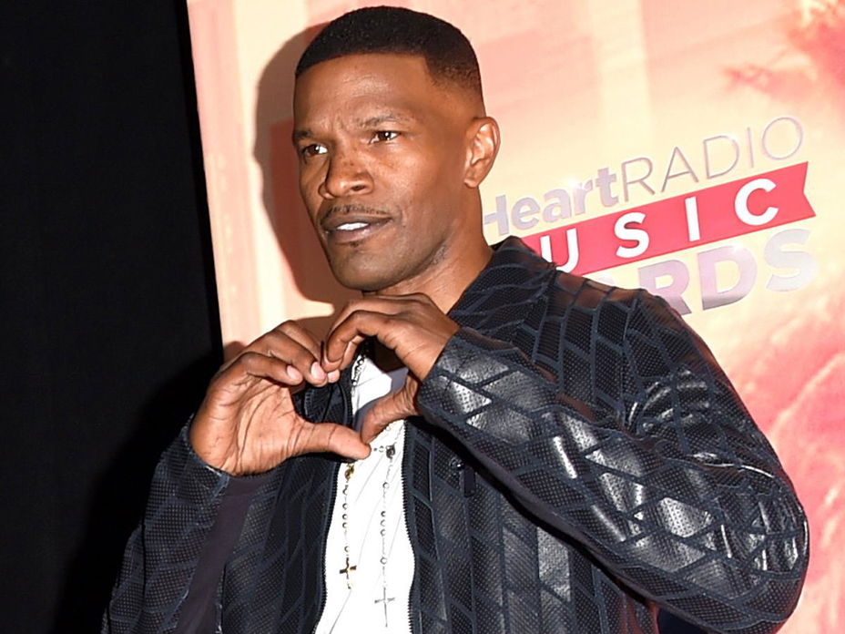Jamie Foxx rettet Mann aus brennendem Auto