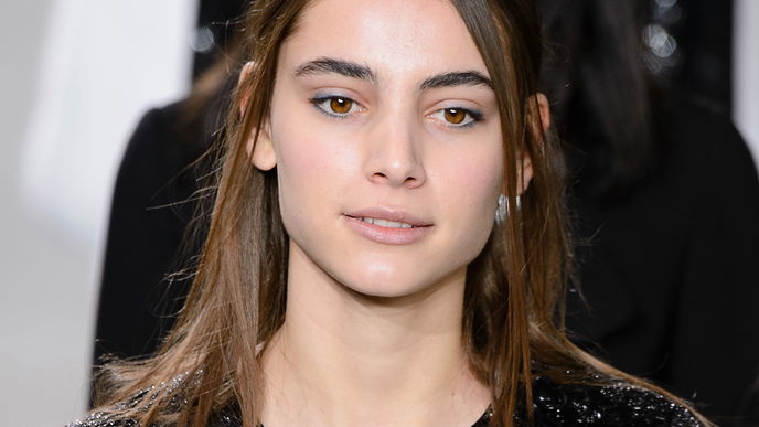 Kajal auftragen