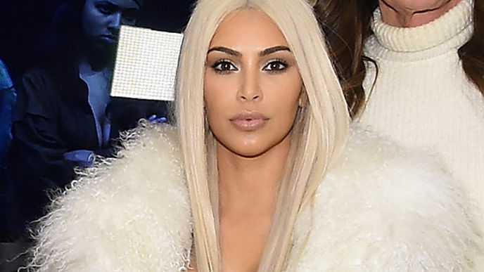 Breaking: Kim Kardashian hat nichts anzuziehen!