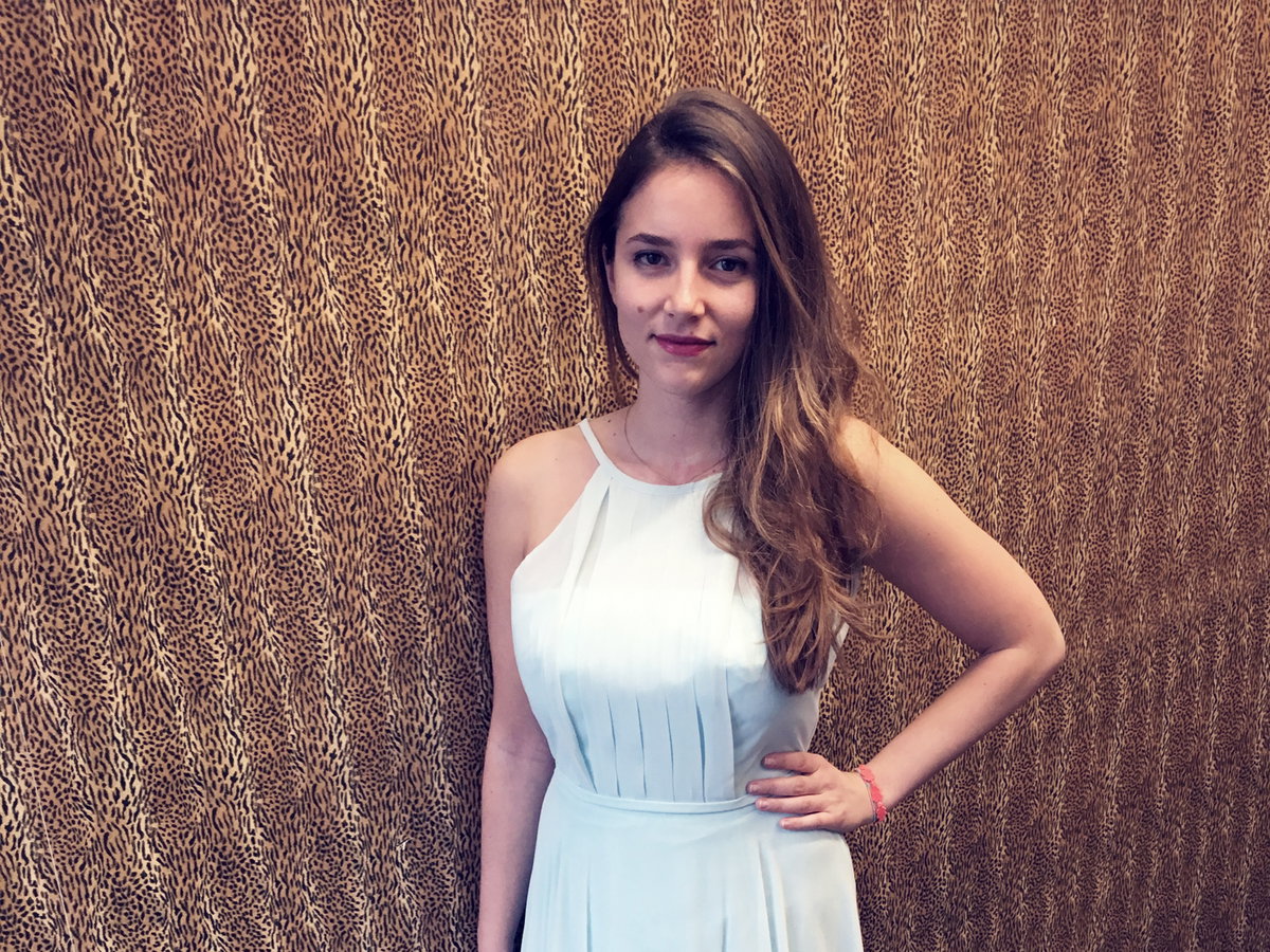 Annalisa in einem Brautkleid von Lilly