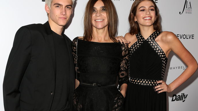 Presley Gerber, Carine Roitfeld und Kaia Gerber 