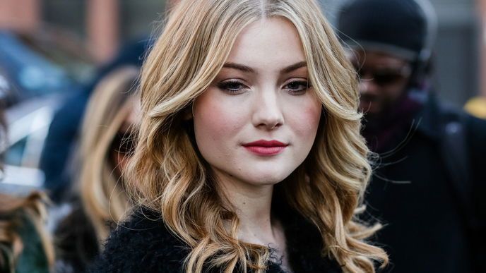 Blonde Haare pflegen: Silbershampoo gegen Gelbstich in Blond