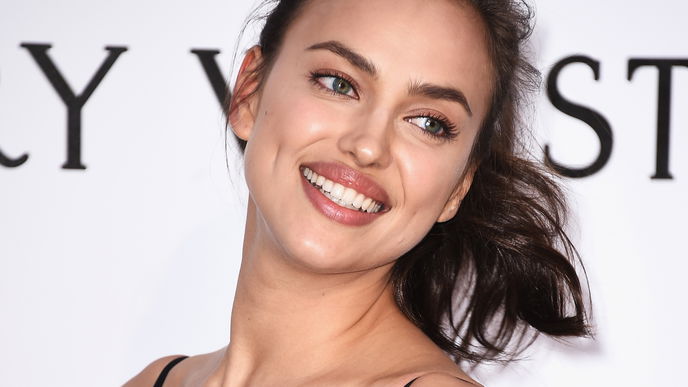 Irina Shayk im Interview. Oder: Der Kolumnist auf der Suche nach den perfekten Dessous!
