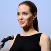 Angelina Jolie beugt Brustkrebs vor