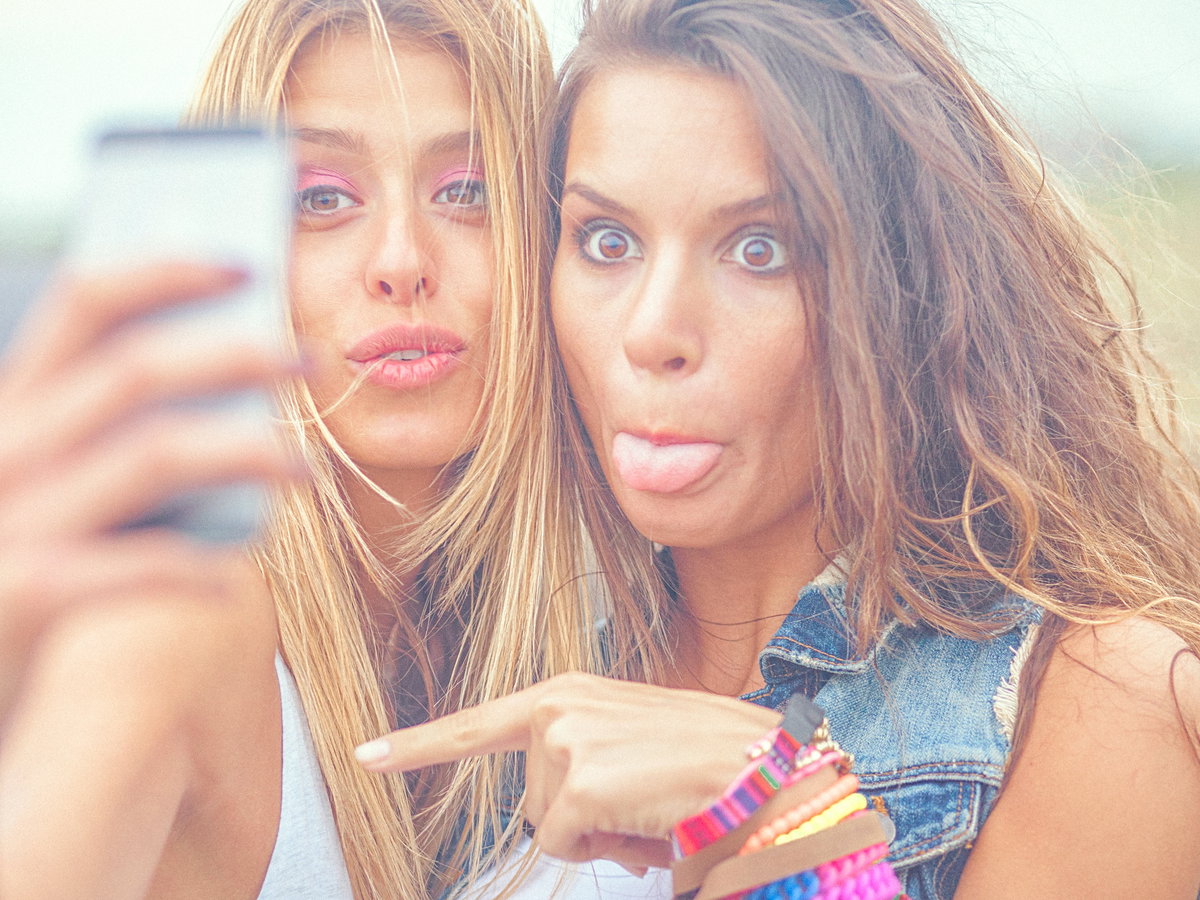 Frauen Spaß Selfie Grimasse