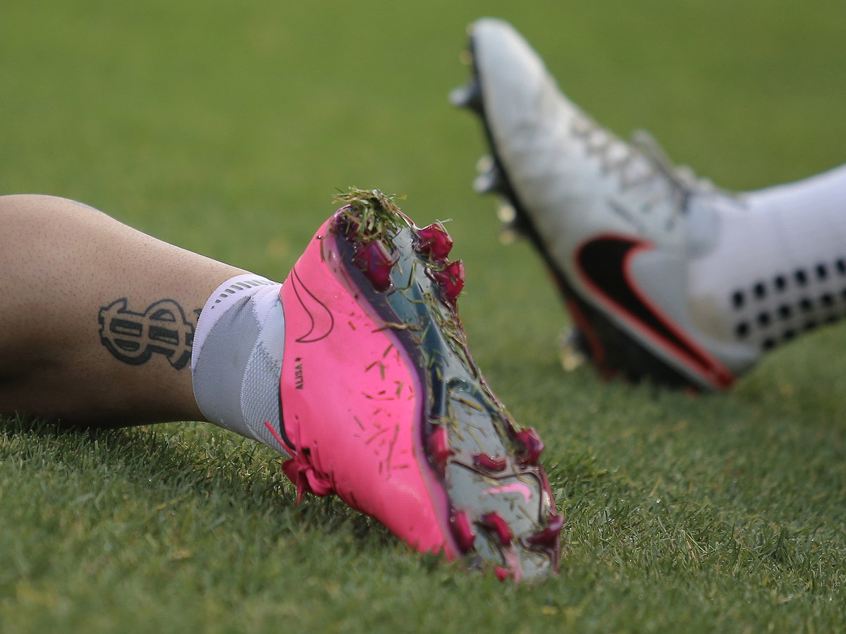 radja-nainggolan-dollar-tattoo