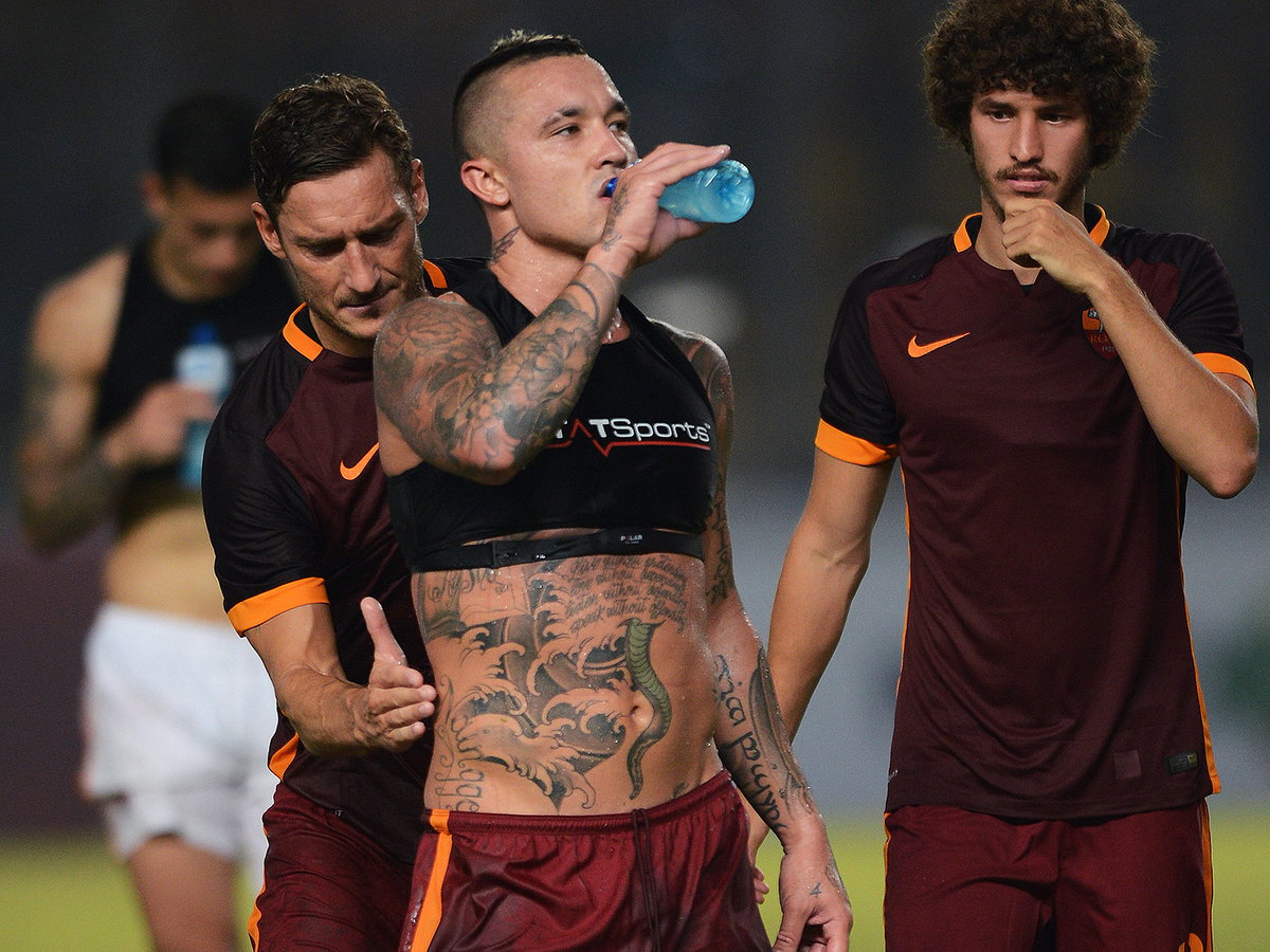radja-nainggolan-tattoos-bauch