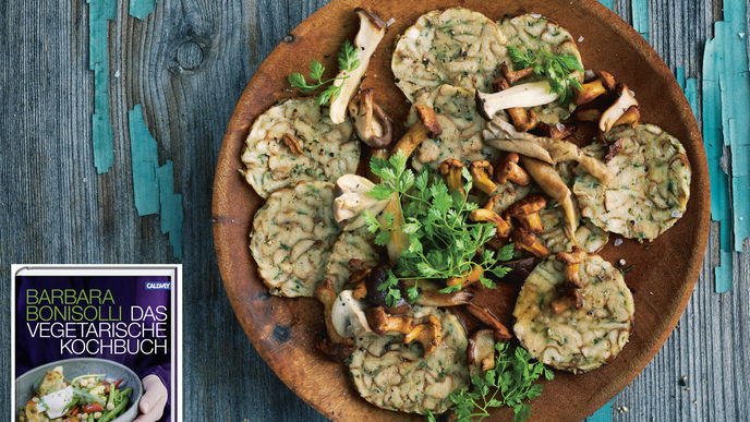 Brezenknödel Rezept - als Carpaccio mit sautierten Pilzen und Kerbel