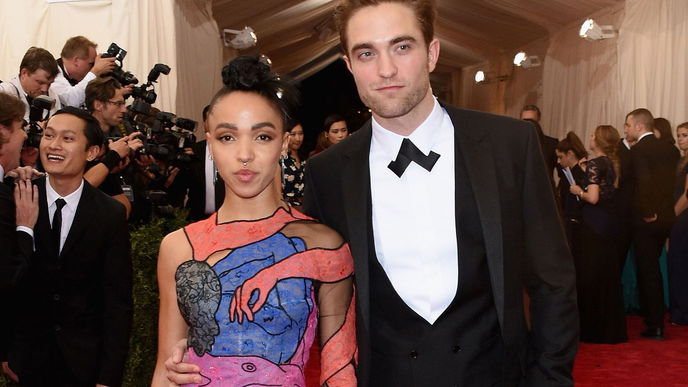 Mit wem ist Robert Pattinson zusammen? 