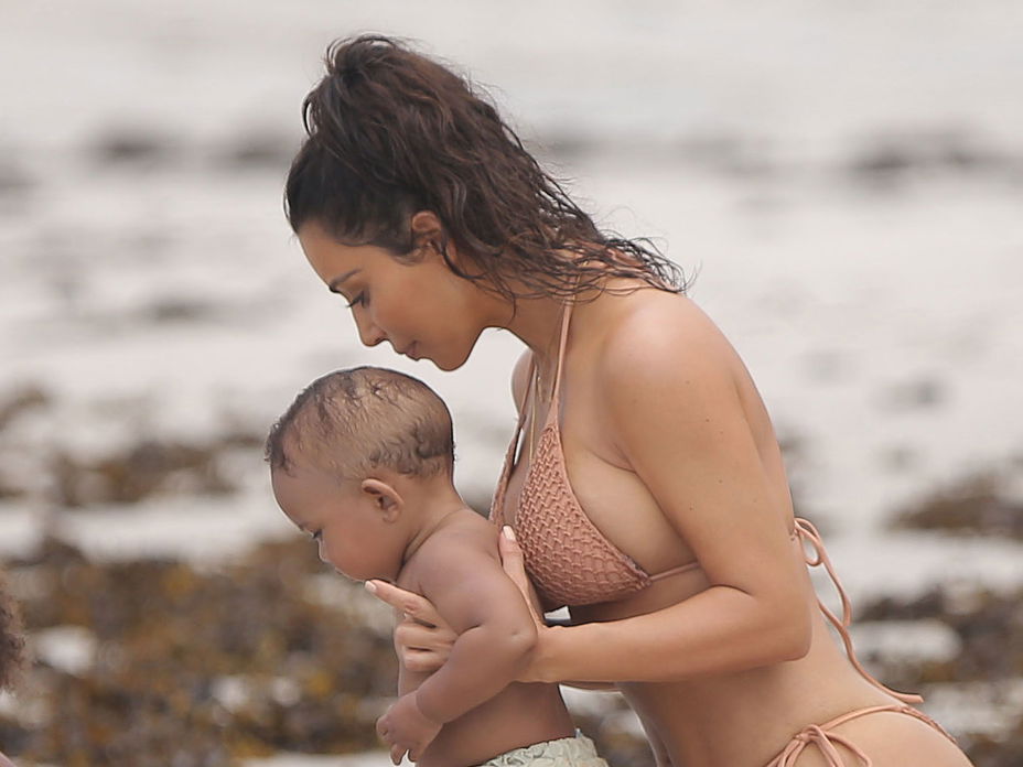 Kim-K-Beach-Teaser-2